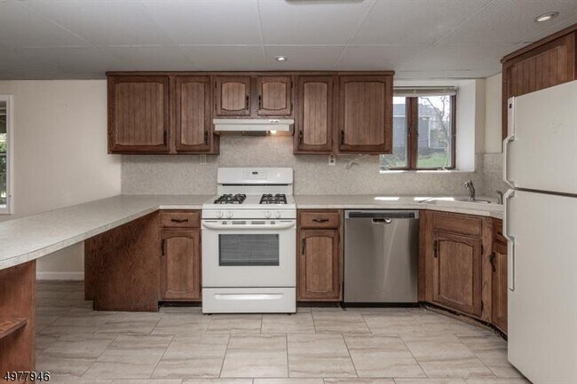 Building Photo - 54 Boonstra Dr