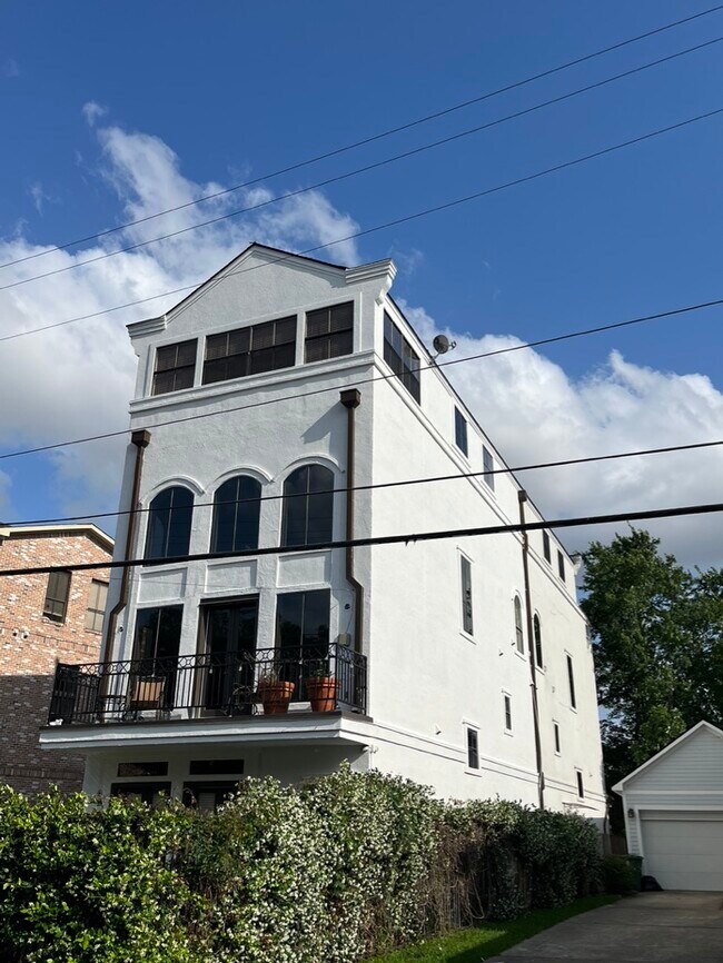 Building Photo - 1635 Sage St