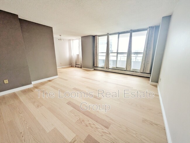 Building Photo - 13910 Stony Plain Rd