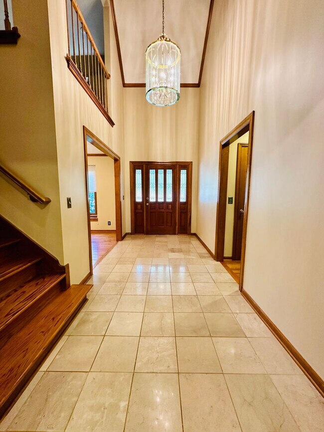 Foto del edificio - {13040} Spacious Cherry Creek Home + First...