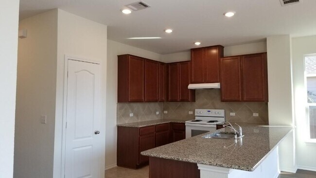 Building Photo - 7601 Lazy Creek Dr