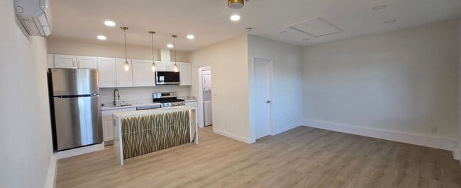 Building Photo - 621 Starstone Dr