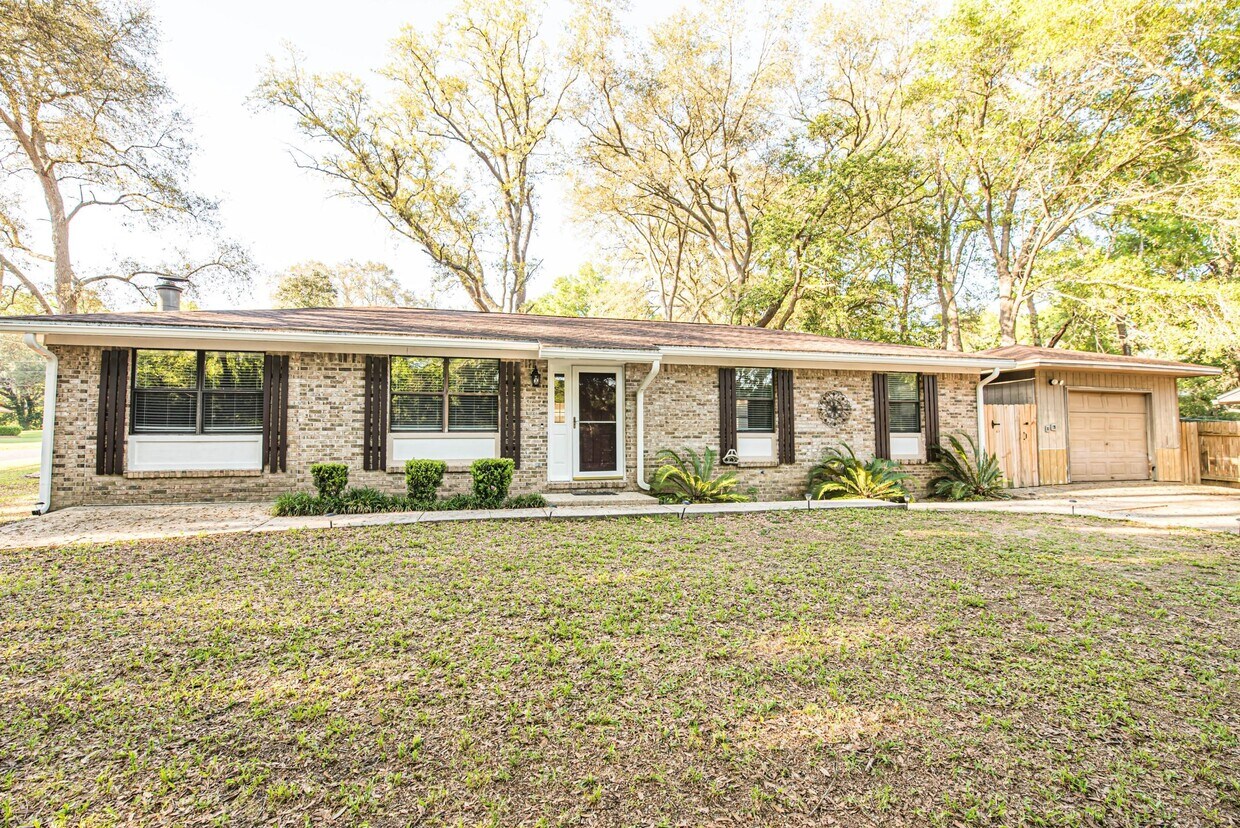 1105 45th St, Niceville, FL 32578 House Rental in Niceville, FL