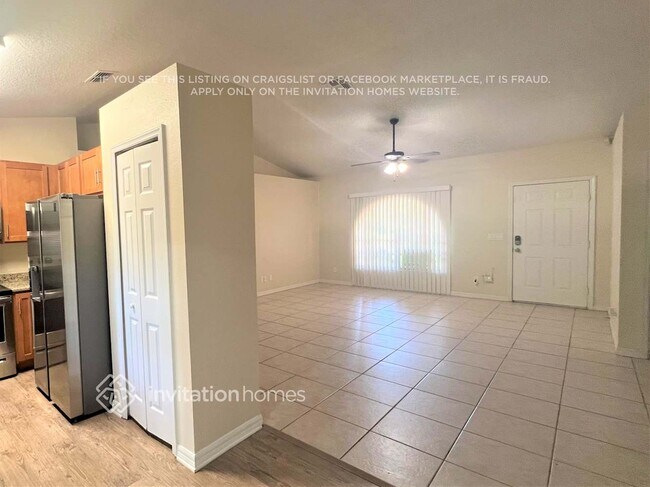 Foto del edificio - 103 E Division St