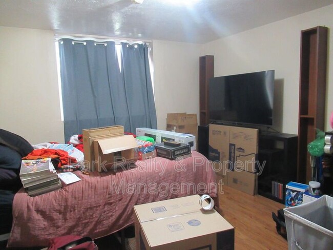 Foto del edificio - 3900.5 W 24th Ave