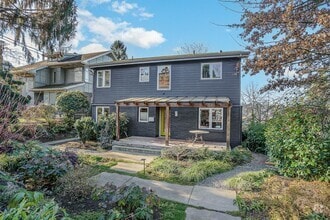 Building Photo - 3047 12th Ave W