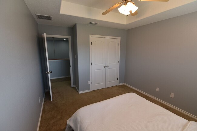 Foto del edificio - August 2024, Great 4 Bedroom 2.5 Bathroom,...