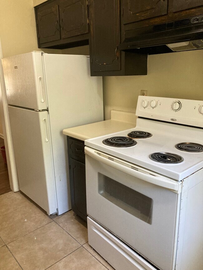 Foto del edificio - 80 Rushwood Dr