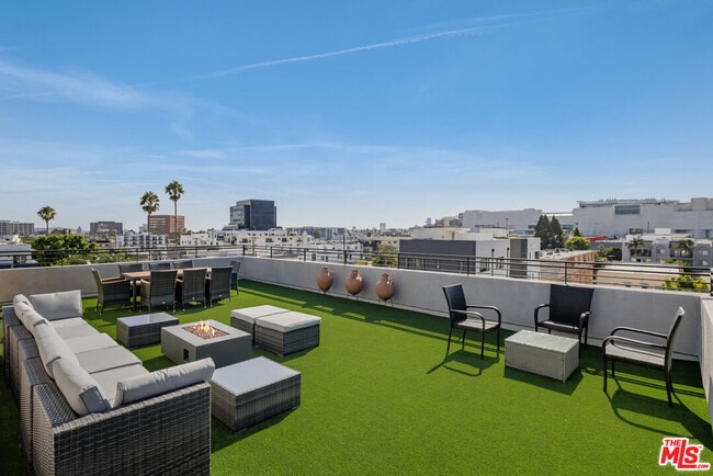 Building Photo - 118 Orlando Ave