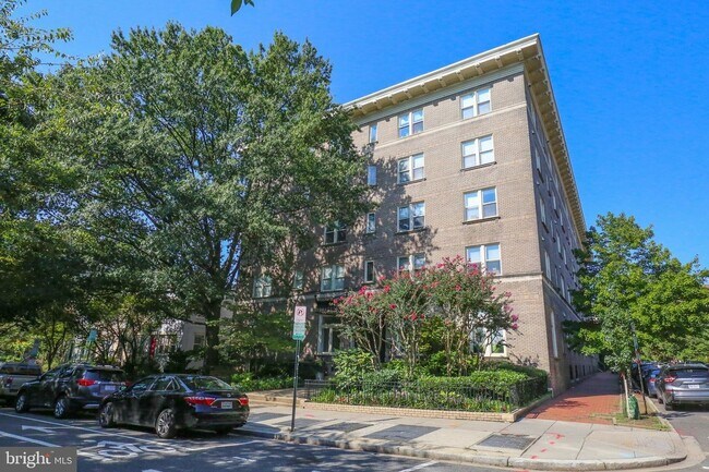 Building Photo - 1916 17th St NW