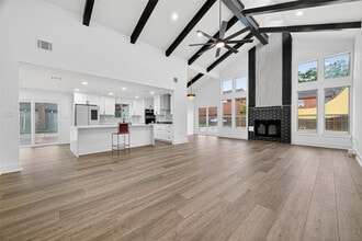 Building Photo - 3006 Golden Hills Ln