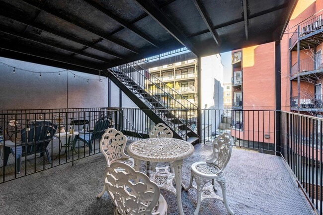 Foto del edificio - 107 Harrison St