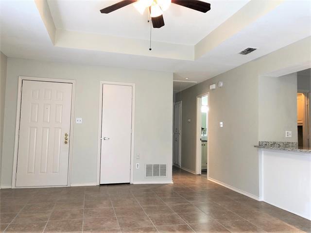 Foto del edificio - 8833 Camfield Way St