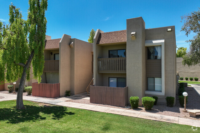 Building Photo - Desert Meadows