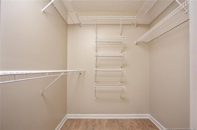 Foto del edificio - 7462 Fairpoint Rd