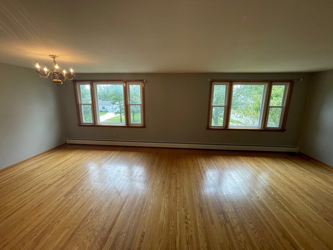 Living room - 36 Huth Rd
