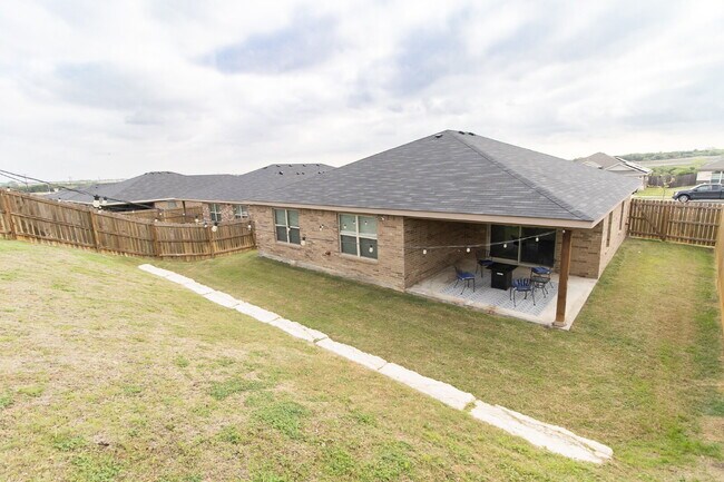 Foto del edificio - "Charming 3-Bedroom Retreat with 2 Baths and 1,760 Sq Ft of Comfort in Copperas Cove!"