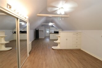 Building Photo - 1702 Cougar Creek