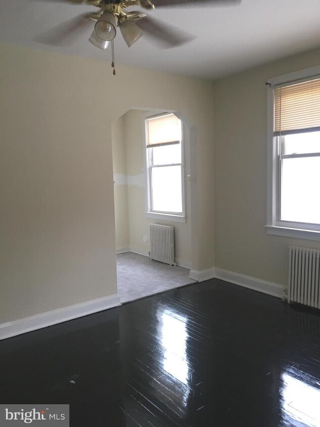 Primary Photo - 1101 West Virginia Ave NE