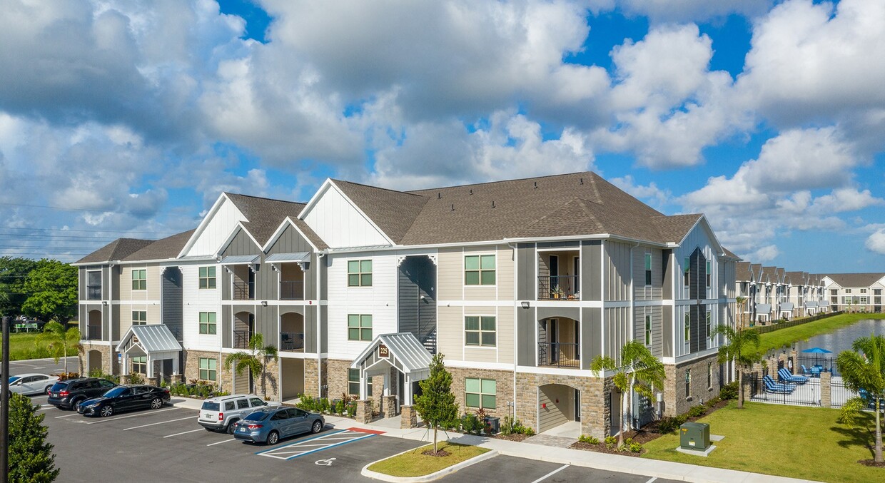 Foto principal - The Palm Bay Grand Apartments