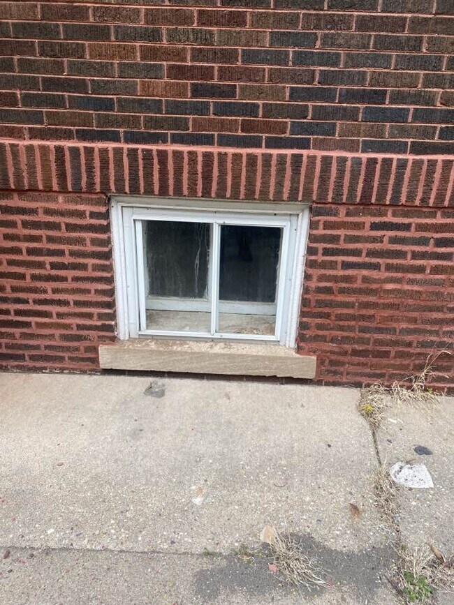 Building Photo - 2116 N Maryland Ave