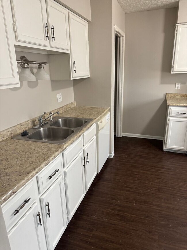 Building Photo - 927/929 Herold Avenue