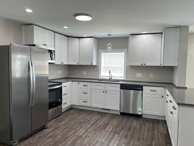 Building Photo - Single Family Steps Away From Downtown Lex...