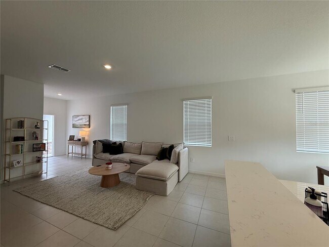 Foto del edificio - 2691 Buttercup Lucine Ln