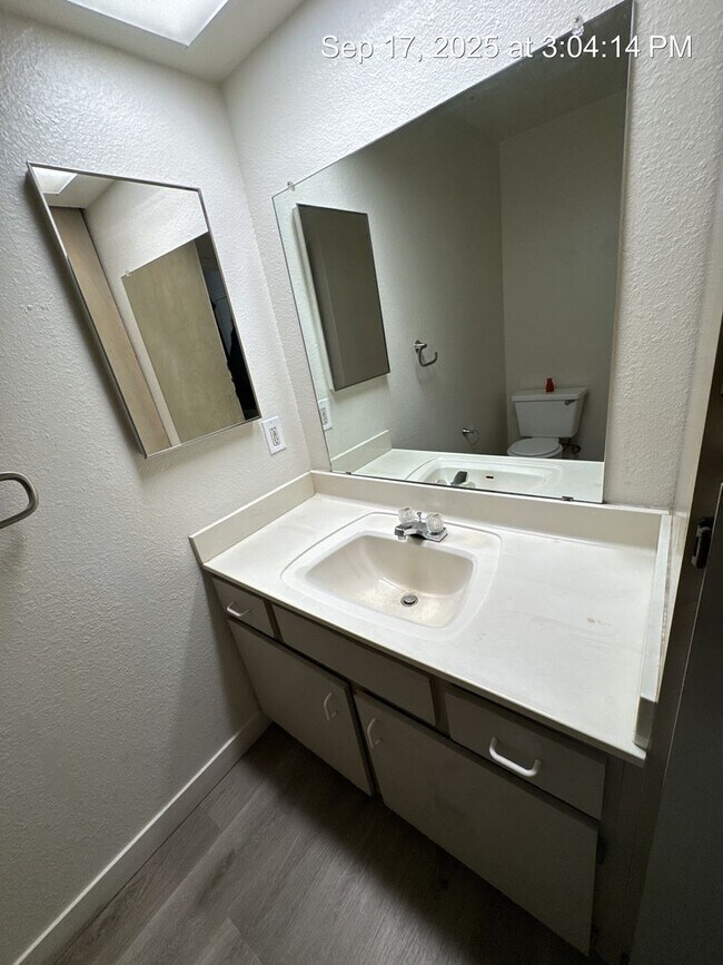 Building Photo - Charming Townhome in Visalia Coming Soon!