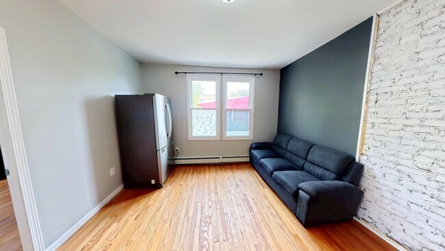 Building Photo - 305 Cator Ave