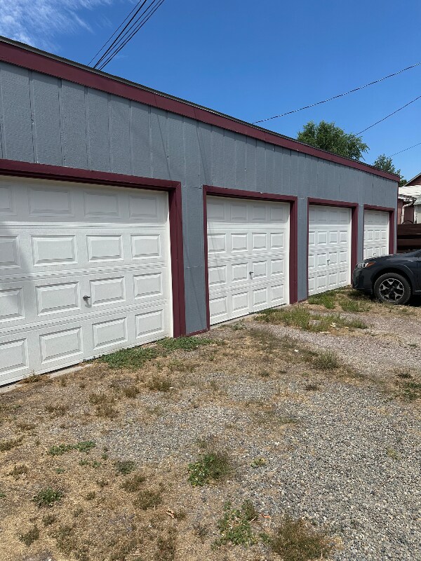 Building Photo - 1028 Longstaff St