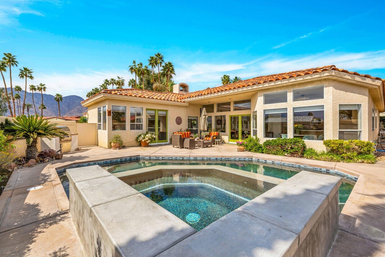Primary Photo - 49810 Ave Montero
