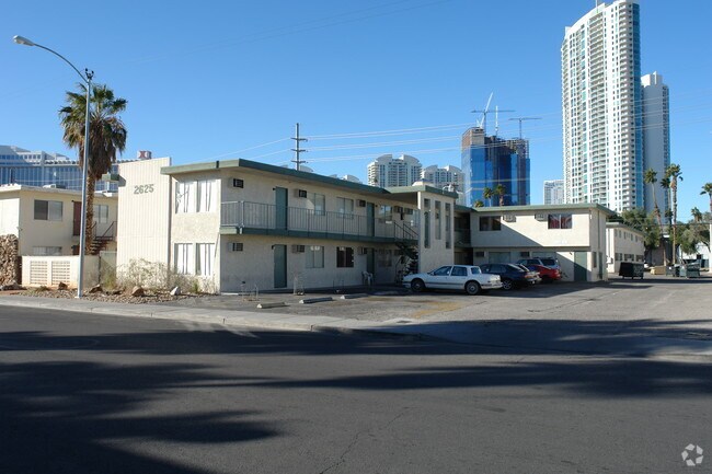 Foto del edificio - 2625 Van Patten St