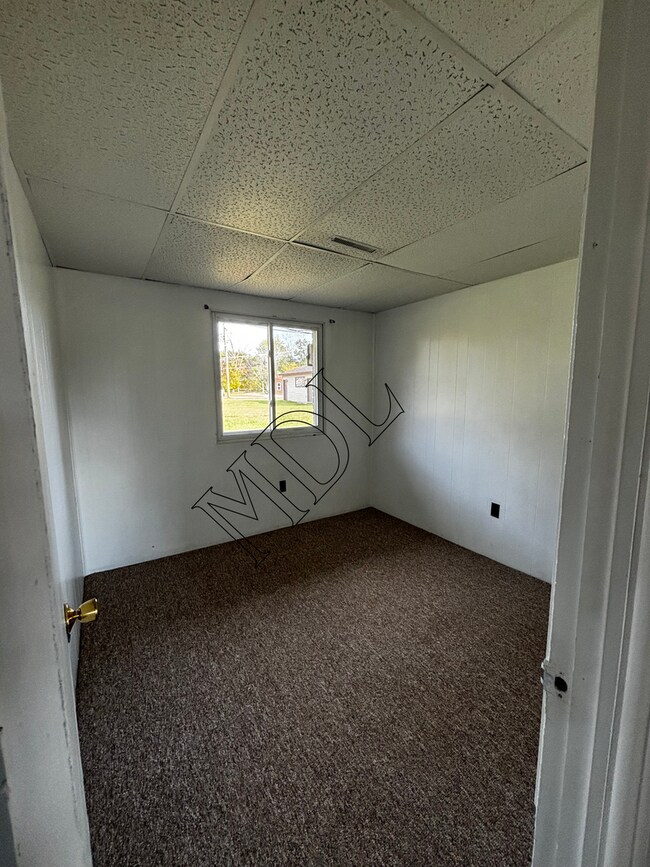 Foto del edificio - 201 Old Kawkawlin Rd