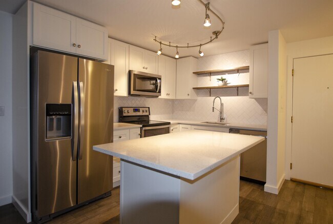 Foto del edificio - 710 N 160th St