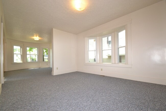 Building Photo - 547 Carroll St