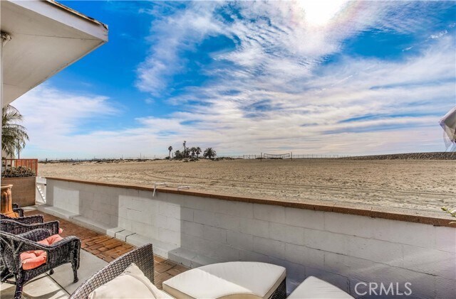 Building Photo - 1527 E Seal Way