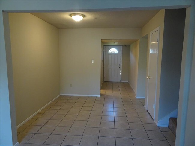 Building Photo - 7274 Crownwest St