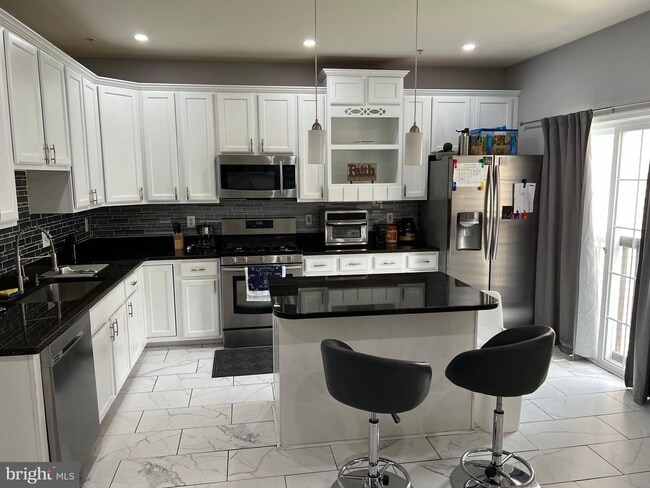 Building Photo - 9905 Tulip Tree Dr
