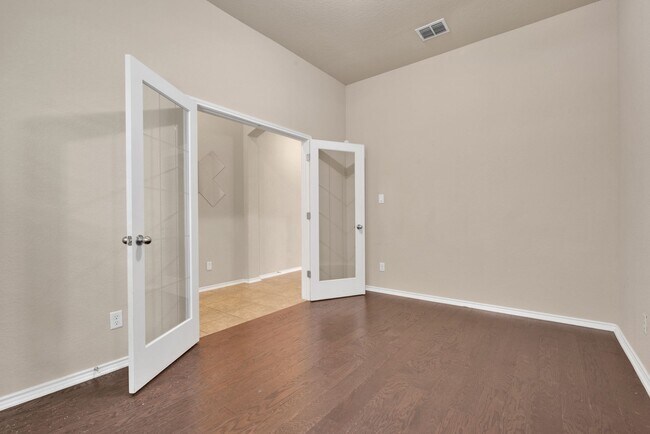 Building Photo - Stunning Home in Alamo Ranch!