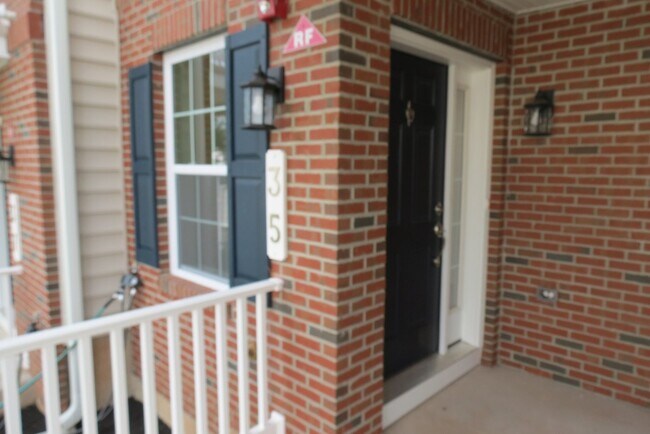 Foto del edificio - Beautiful Penn Square Townhome in Lansdale...