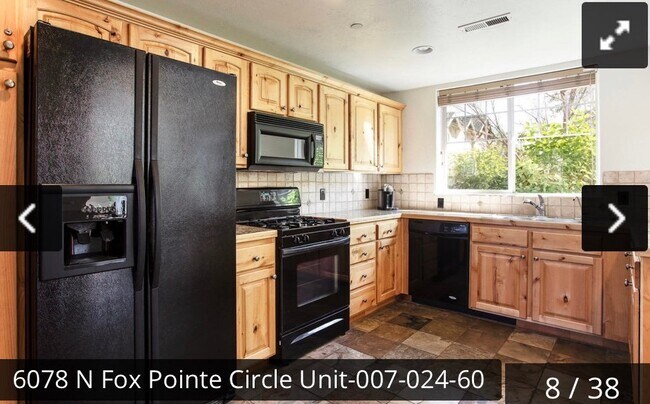 Foto del edificio - 6078 N Fox Pointe Cir