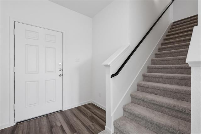 Building Photo - 2018 Prairie Ln