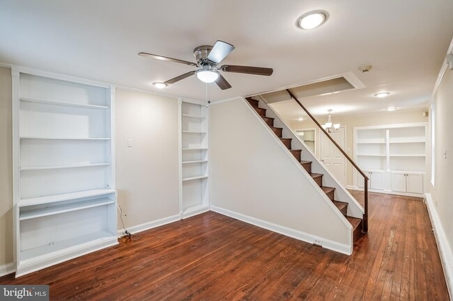 Building Photo - 455 Ripka St