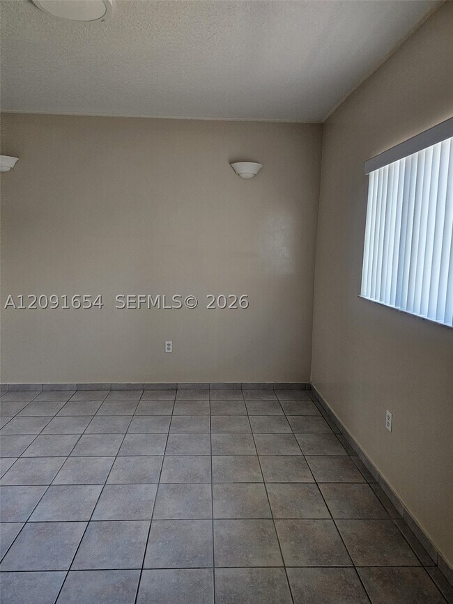 Foto del edificio - 7532 W 20th Ave