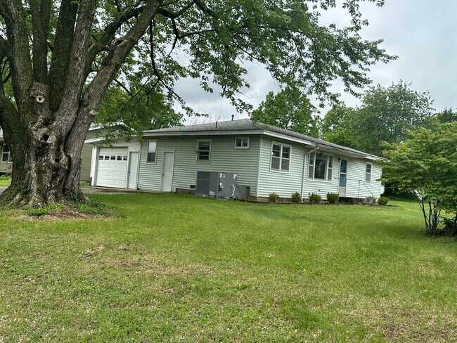 Foto del edificio - 3 BEDROOM 1 BATH IN JOPLIN-$1200 RENT-$1200 DEPOSIT