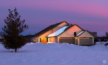 Building Photo - 909 Fraser Ln