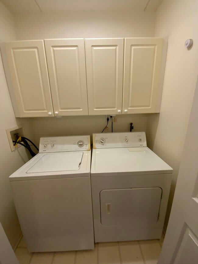 Laundry - 9200 E Prairie Rd