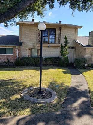 Foto del edificio - 12821 Clarewood Dr