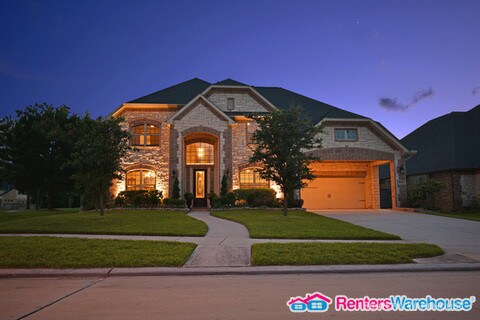 Primary Photo - A Sophisticated 5/3.5/2 in Eagle Springs!